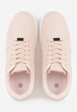 Różowe Sznurowane Sneakersy Ozdobione Perforacją Ellemisa