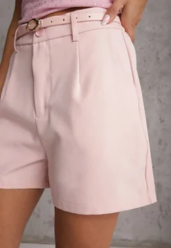 Różowe Szorty High Waist w Eleganckim Stylu z Cienkim Paskiem ze Sprzączką Rissarie