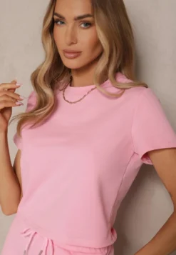 Różowy Bawełniany T-shirt o Fasonie Cropped Galionela
