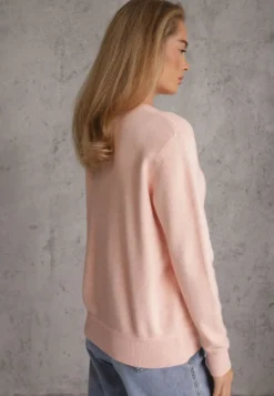 Różowy Casualowy Sweter o Klasycznym Fasonie z Okrągłym Dekoltem Pilare