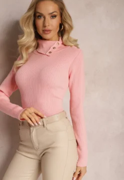 Różowy Golf z Prążkowanej Dzianiny z Nitami Itagi