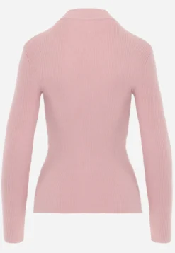 Różowy Sweter w Typie Półgolfu z Prążkowaniem Ozdobiony Wycięciem na Dekolcie Palgunia