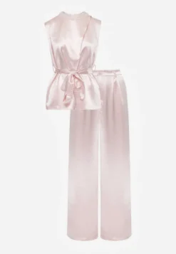 Różowy Wiskozowy Komplet Elegancki z Satynowego Materiału Bluzka w Stylu Kimono i Szerokie Spodnie Adraxera
