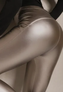 Srebrne Legginsy z Imitacji Skóry High Waist z Polarem Labrinne