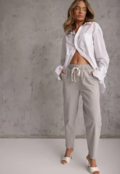 Szare Jeansy z Bawełny Mom Fit HIgh Waist z Wiązaniem w Pasie Origonia