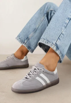 Szare Płaskie Sneakersy ze Skóry Naturalnej z Ozdobnymi Paskami Nelarielis