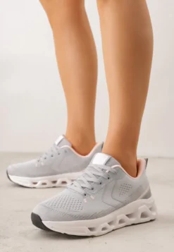 Szare Siateczkowe Buty Sportowe na Podeszwie z Otworami Quilvia