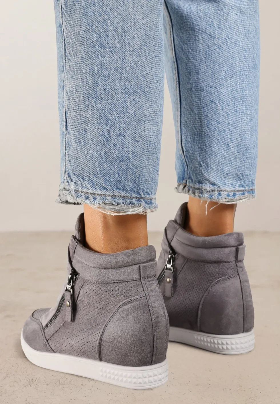 Szare Sneakersy na Koturnie Ozdobione Suwakiem Lilianis