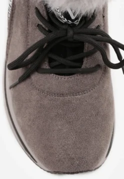 Szare Sneakersy na Płaskiej Podeszwie z Napisem i Futerkiem Taricea