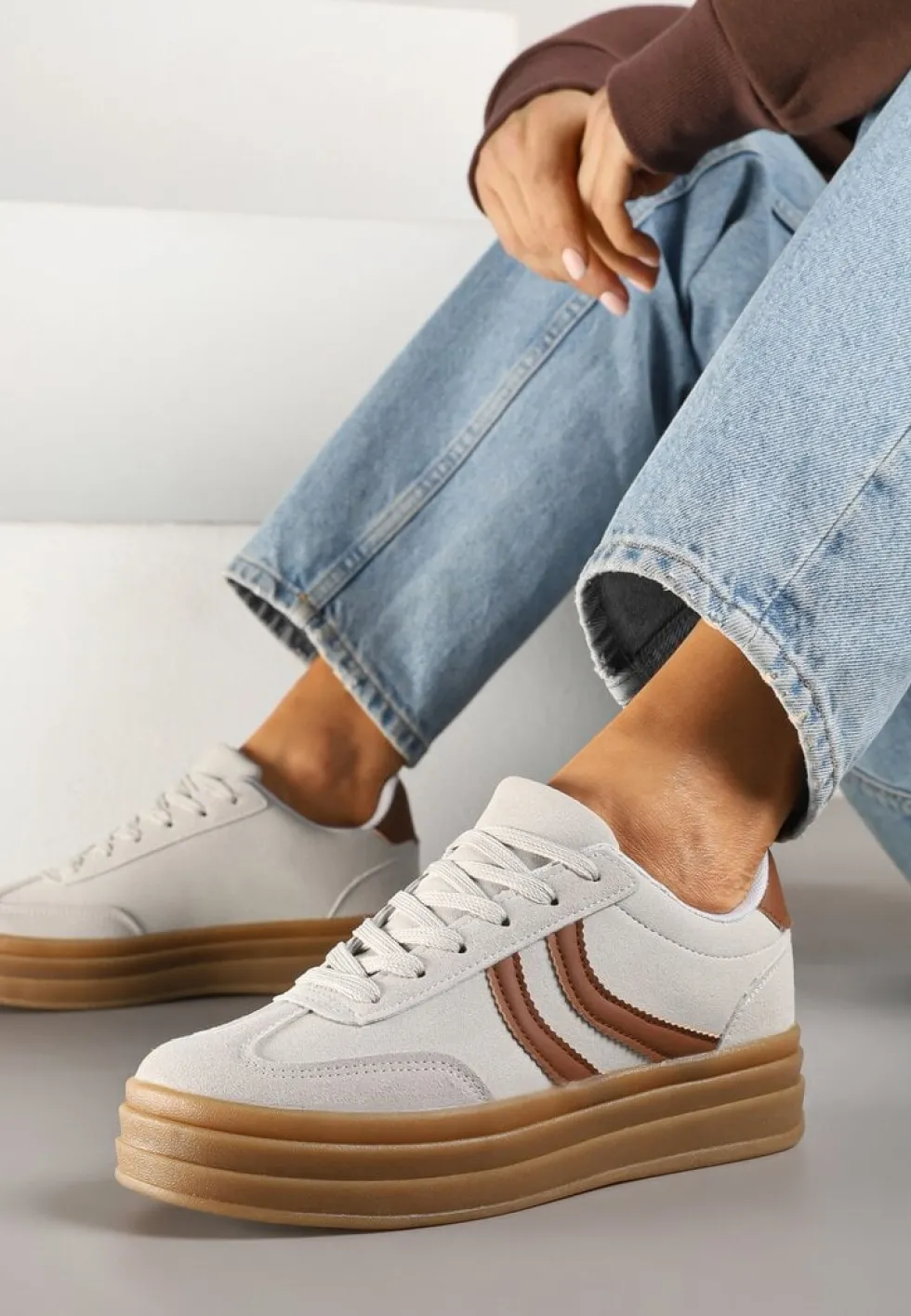 Szare Sneakersy Typu Kultowe Tenisówki na Grubej Podeszwie z Tłoczeniem Lisanitea