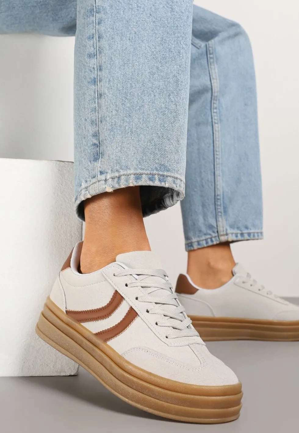 Szare Sneakersy Typu Kultowe Tenisówki na Grubej Podeszwie z Tłoczeniem Lisanitea