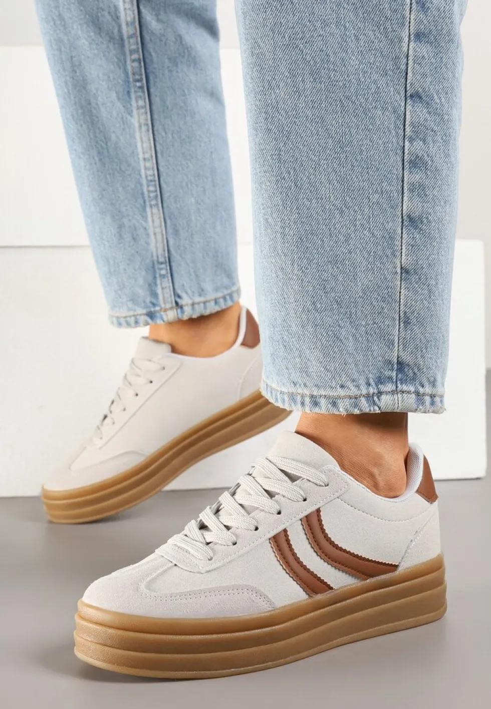 Szare Sneakersy Typu Kultowe Tenisówki na Grubej Podeszwie z Tłoczeniem Lisanitea