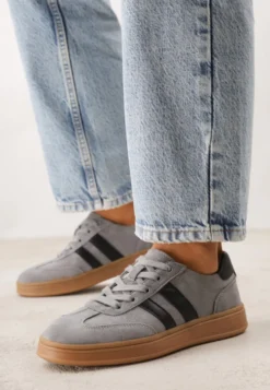 Szare Sneakersy ze Skóry Naturalnej z Geometrycznym Wzorem Zetisius