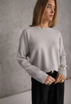Szary Sweter Oversize z Bawełną i Wełną Typu Basic Oseani