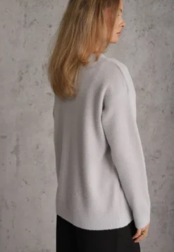 Szary Sweter Oversize z Bawełną i Wełną Typu Basic Oseani