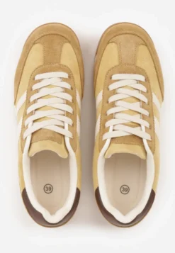 Żółte Sneakersy Ozdobione z Boku Paskami Ariene