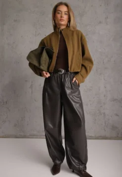 Zielona Kurtka Przejściowa Bomber Jacket ze Stójką z Wełną i Bawełną Bioneza