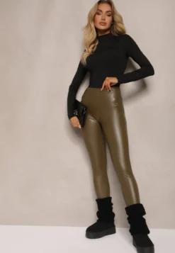 Zielone Legginsy High Waist z Imitacji Skóry z Gumką w Pasie Ozdobione Guzikami Sinairis
