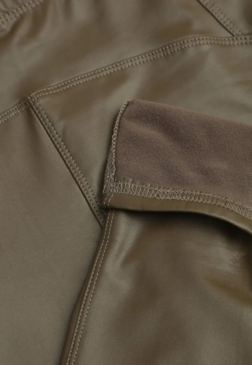 Zielone Legginsy z Imitacji Skóry High Waist z Polarem Labrinne