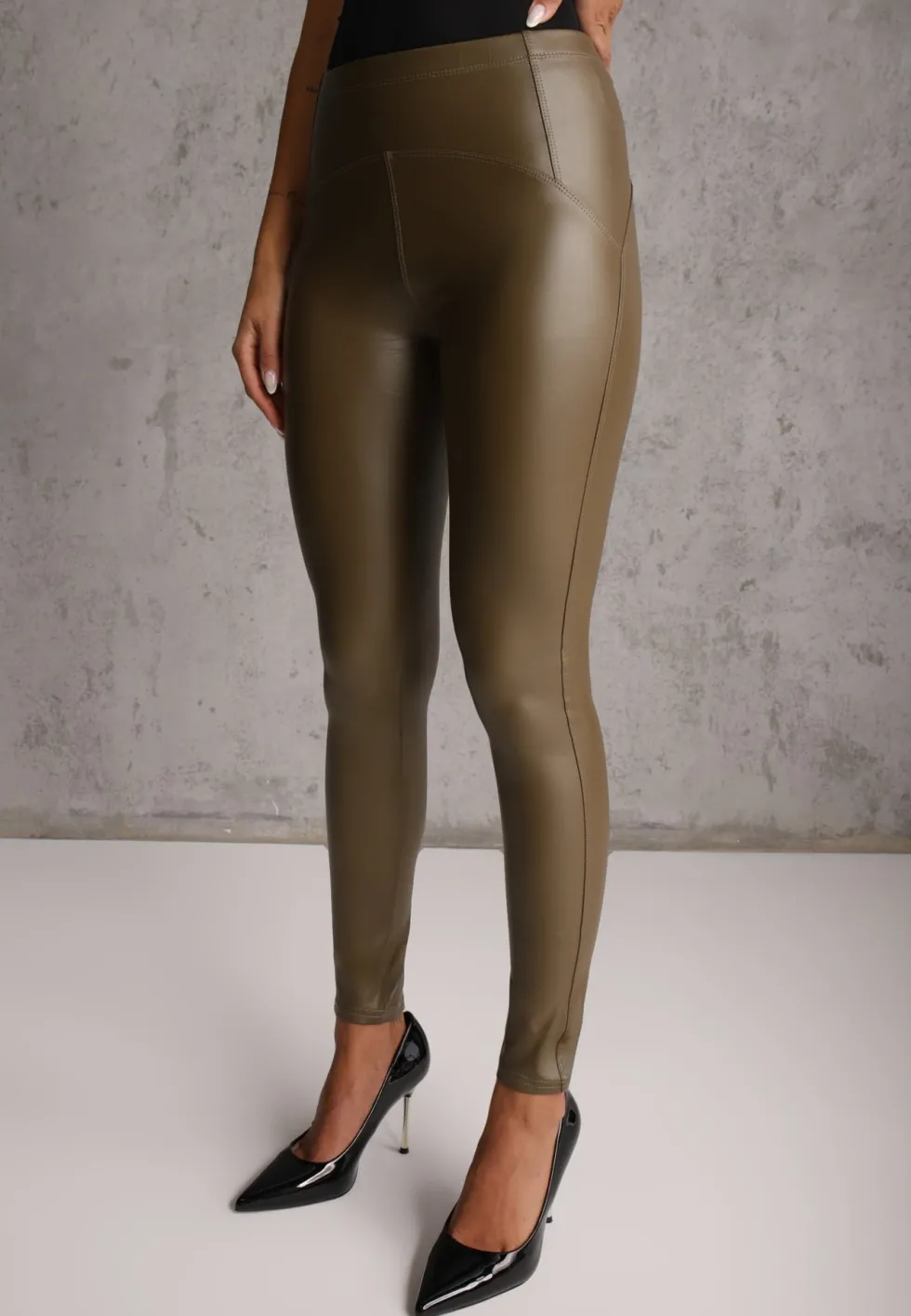 Zielone Legginsy z Imitacji Skóry High Waist z Polarem Labrinne