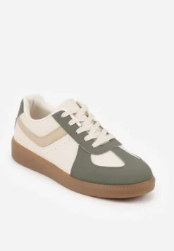 Zielone Sneakersy na Niskiej Platformie z Metalicznymi Wstawkami Dalivia