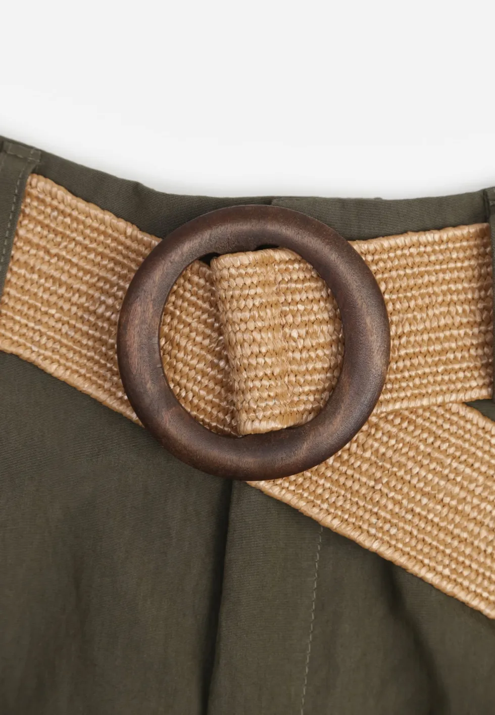 Zielone Szorty Casual z Wiskozą High Waist Ozdobione Paskiem z Plecionki Kailee