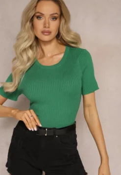 Zielony T-shirt z Prążkowanej Dzianiny o Krótkim Kroju Poutia