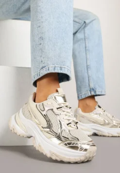 Złote Sneakersy na Platformie z Geometrycznym Wzorem Mevriane