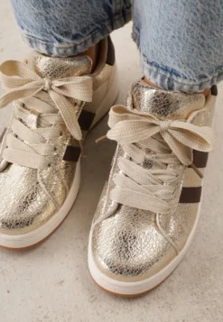 Złote Sneakersy Ozdobione Paskami Dolirenna