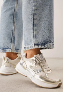 Złote Sneakersy Sznurowane Ozdobione Wstawkami z Materiału Eanfla