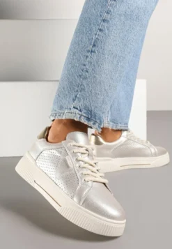 Złote Sneakersy Typu Tenisówki ze Skóry Naturalnej z Ozdobną Perforacją Vivallie