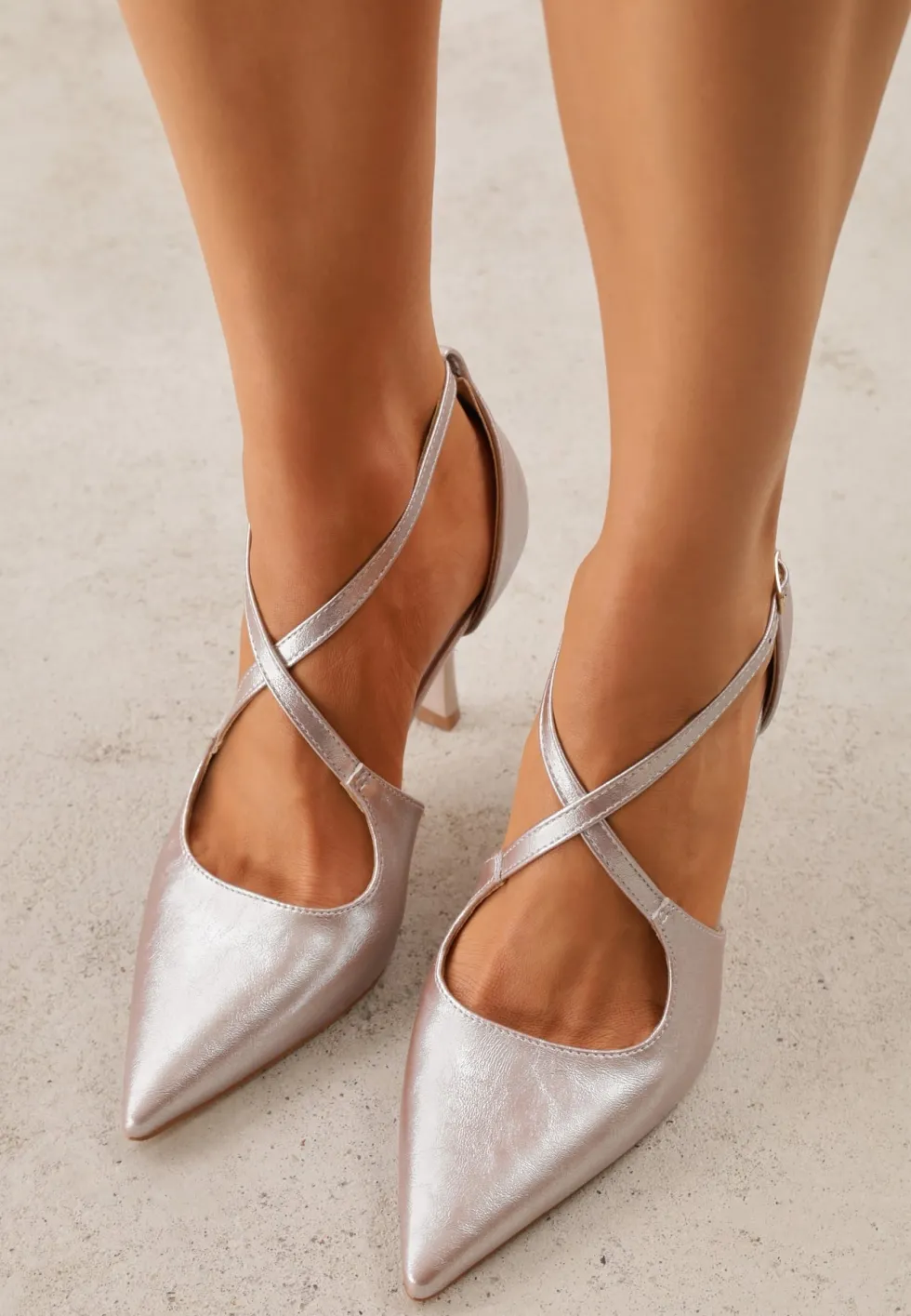 Złote Szpilki VICES ze Skrzyżowanymi Paseczkami i Wkładką ze Skóry Naturalnej Dalimara