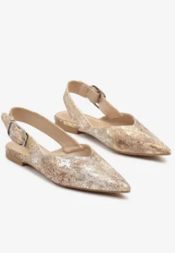 Złote Wężowe Sandały Typu Slingback Ozdobione Klamrą Banelias